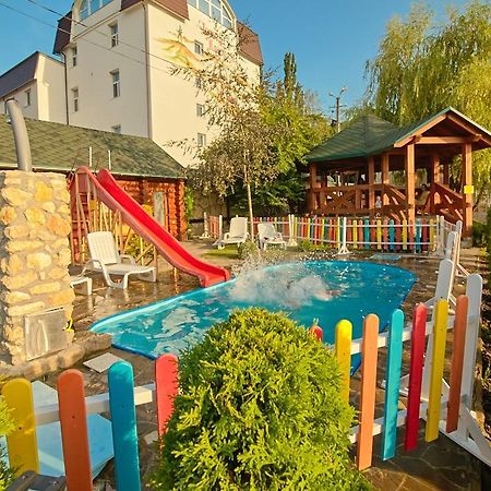 Hotel Panorama Kremenetsʼ Екстериор снимка